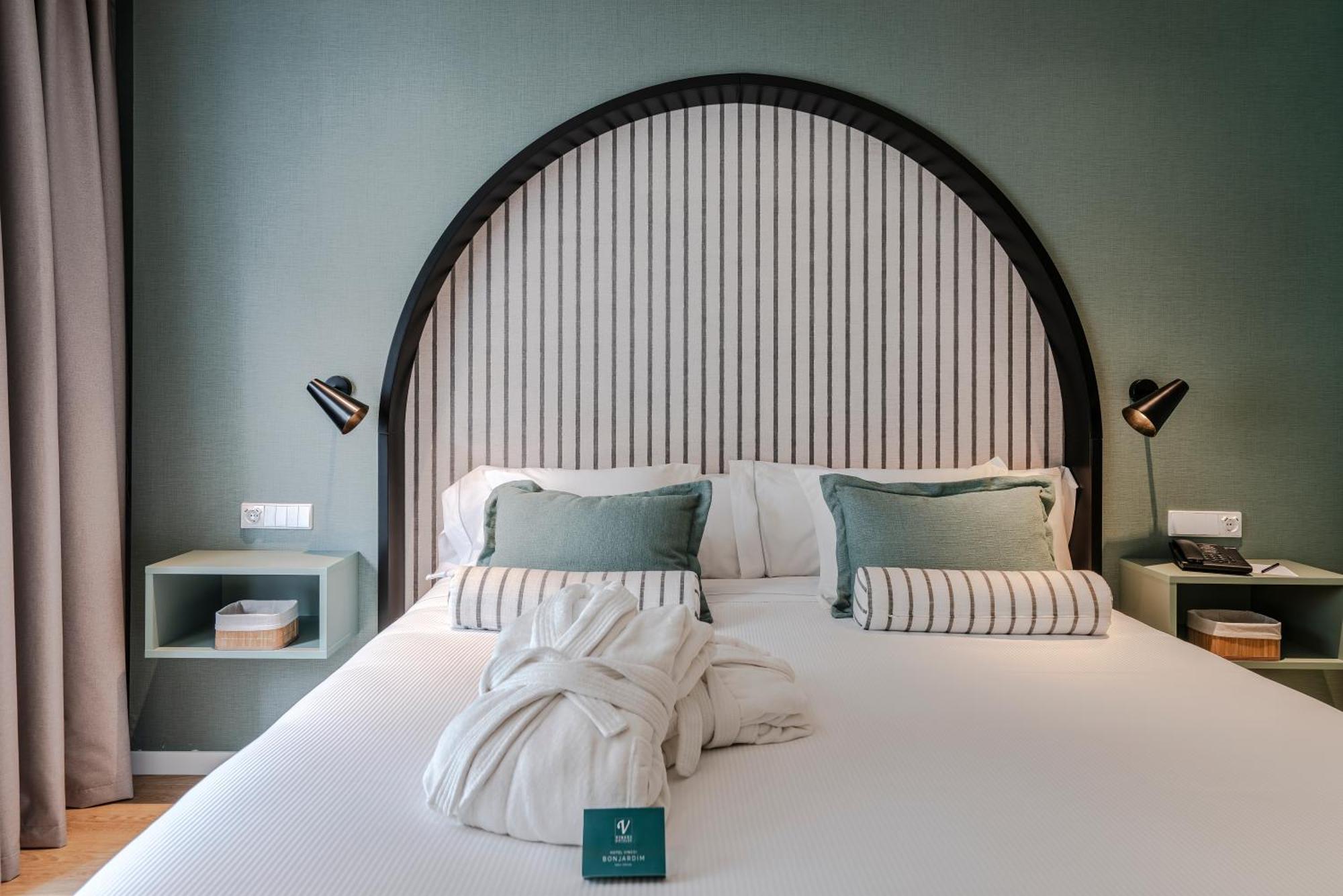 Vincci Bonjardim Hotel Porto Bagian luar foto