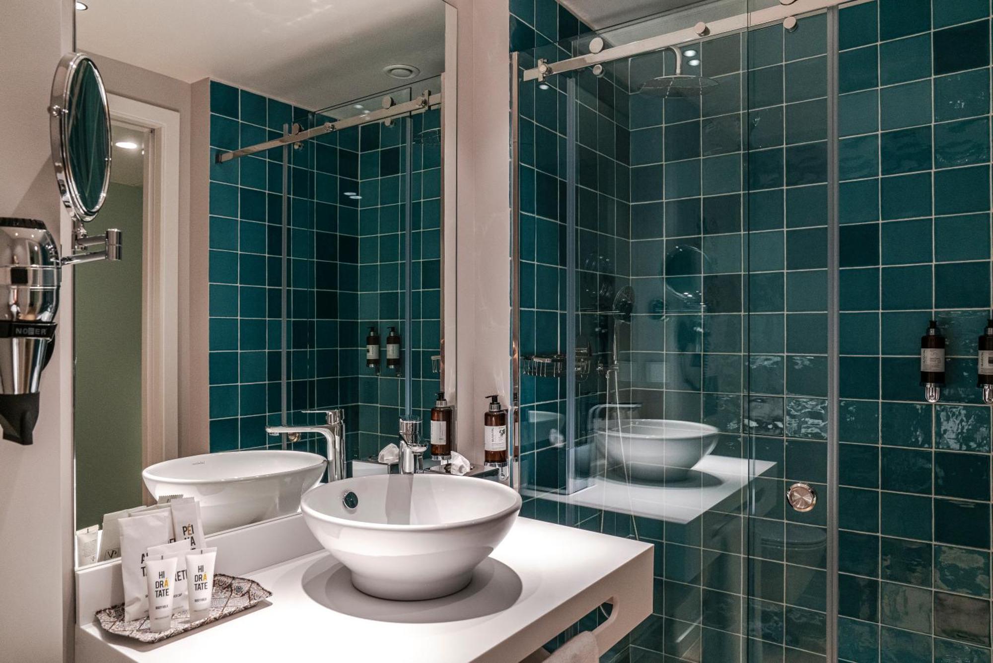Vincci Bonjardim Hotel Porto Bagian luar foto